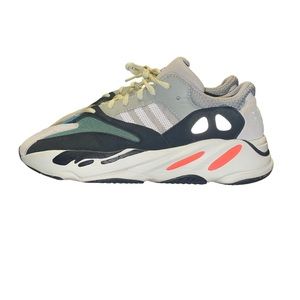 Yeezy 700 wave runner size 10